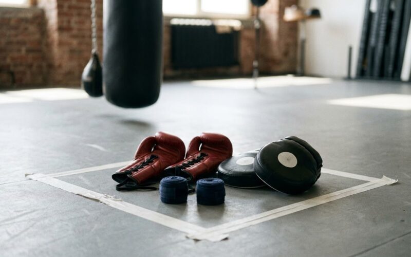 How to Move Your Head in Boxing: 6 Steps (2026)